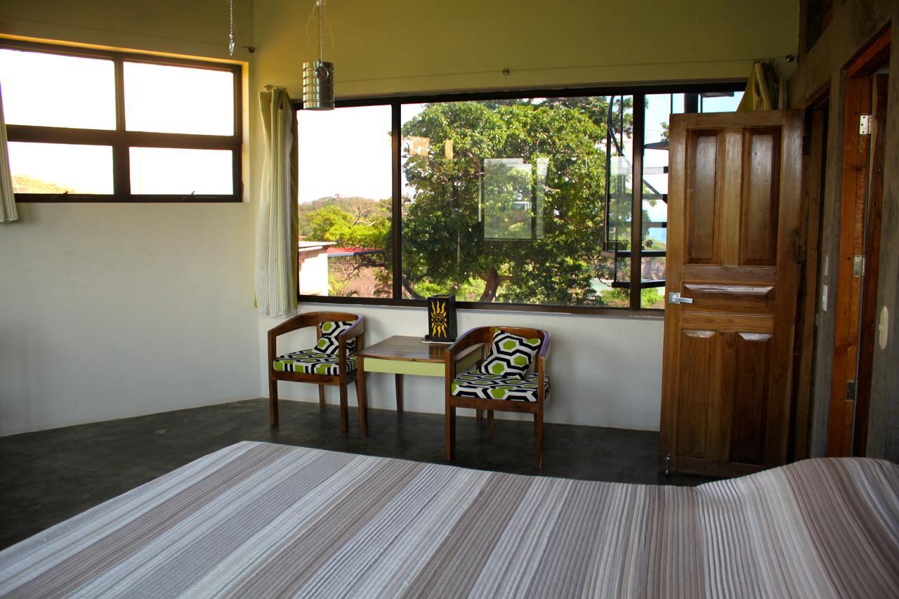 Hush Maderas Hostel *