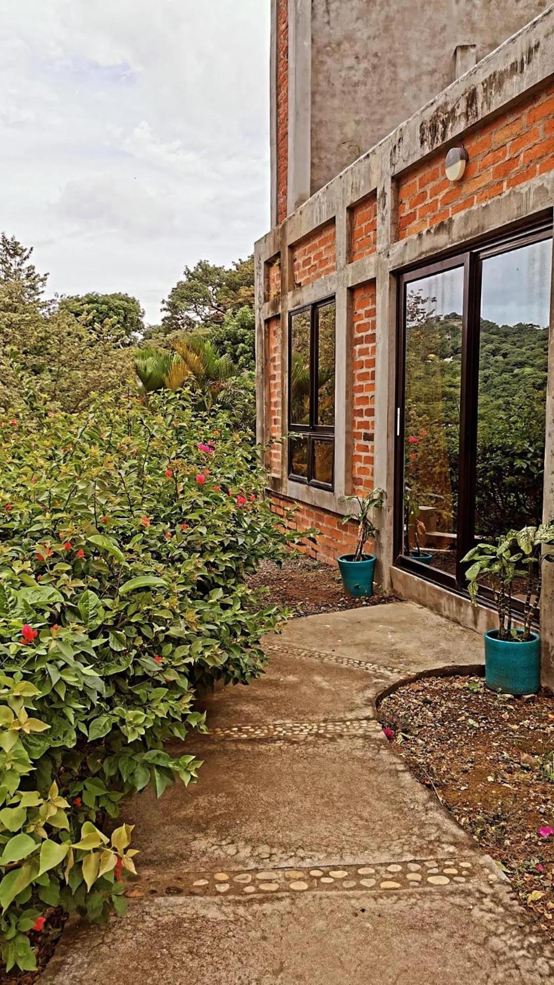 Hostel Hush Maderas